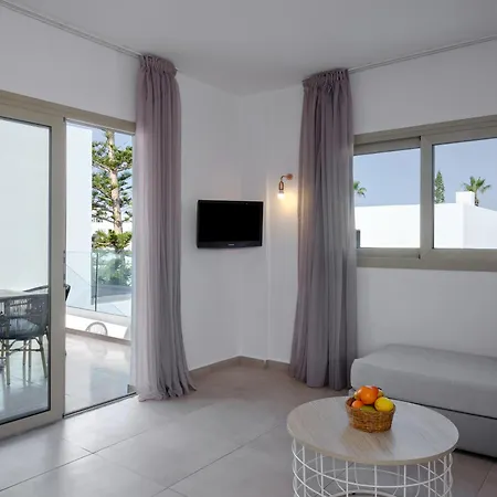 אתר נופש Atlantica Panthea 4*
